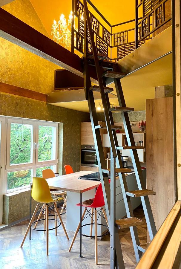 Hof Vierzehnender Im Hohen Venn - 70Qm Maisonette - 2 Schlafzimmer - Wohnkueche - Balkon Mit Grill - Monschau - Eifel - Hunde Willkommen - Islandpferde Bagian luar foto