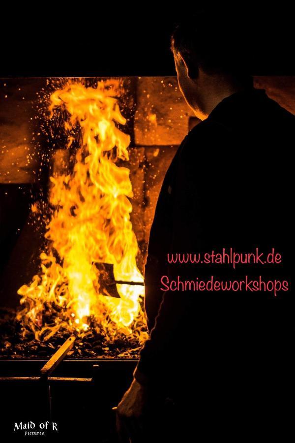 Hof Vierzehnender Im Hohen Venn - 70Qm Maisonette - 2 Schlafzimmer - Wohnkueche - Balkon Mit Grill - Monschau - Eifel - Hunde Willkommen - Islandpferde Bagian luar foto