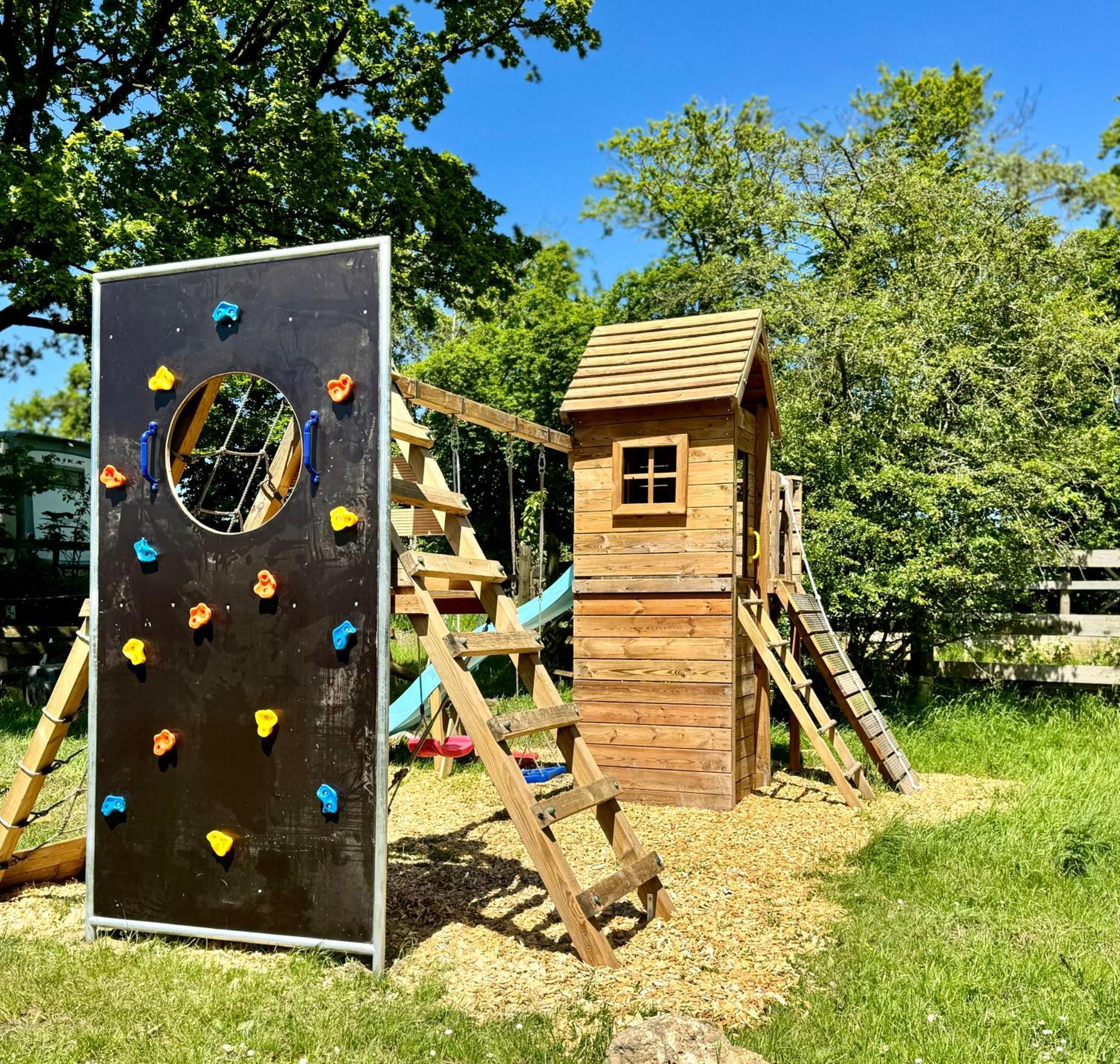Hof Vierzehnender Im Hohen Venn - 70Qm Maisonette - 2 Schlafzimmer - Wohnkueche - Balkon Mit Grill - Monschau - Eifel - Hunde Willkommen - Islandpferde Bagian luar foto